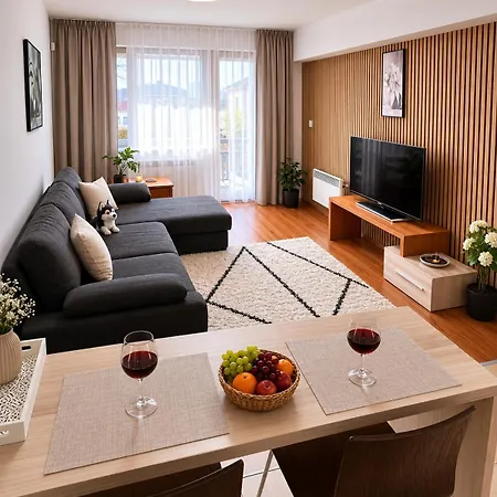 Belvedere Luxurious With Mountain Views, 450 M From Gondola *